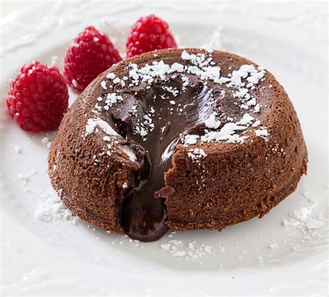 Soufflé Cakes and Chocolate Art .